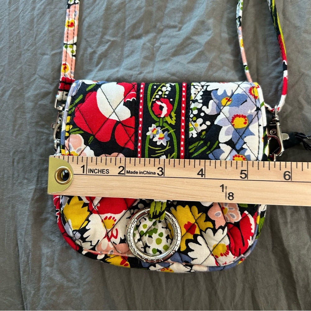 Vera Bradley Tiny Crossbody Purse. - Picture 11 of 11